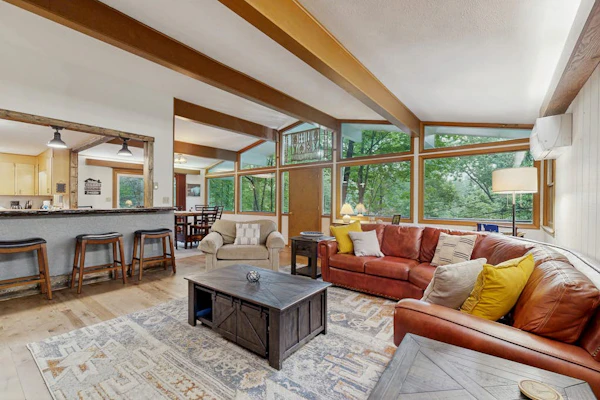 Stunning away from it all mountain view home with large relaxing deck