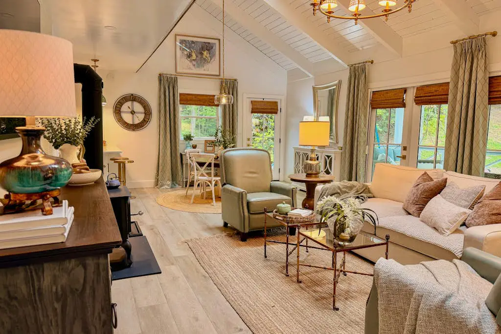 Dragonfly Cabin