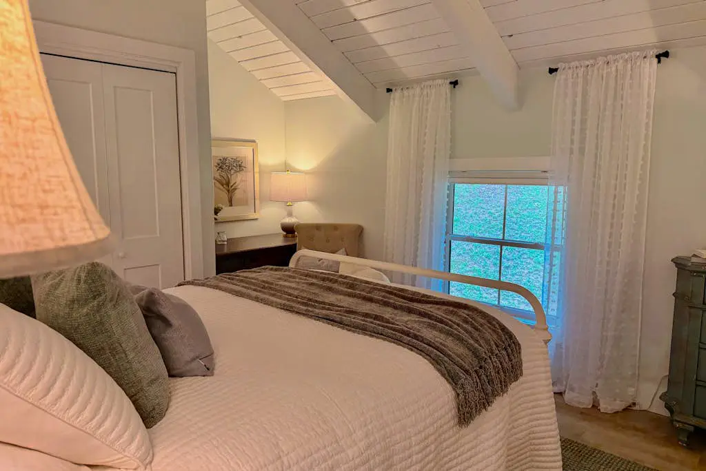 Dragonfly Cabin