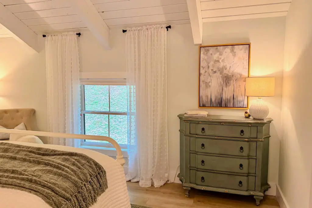 Dragonfly Cabin