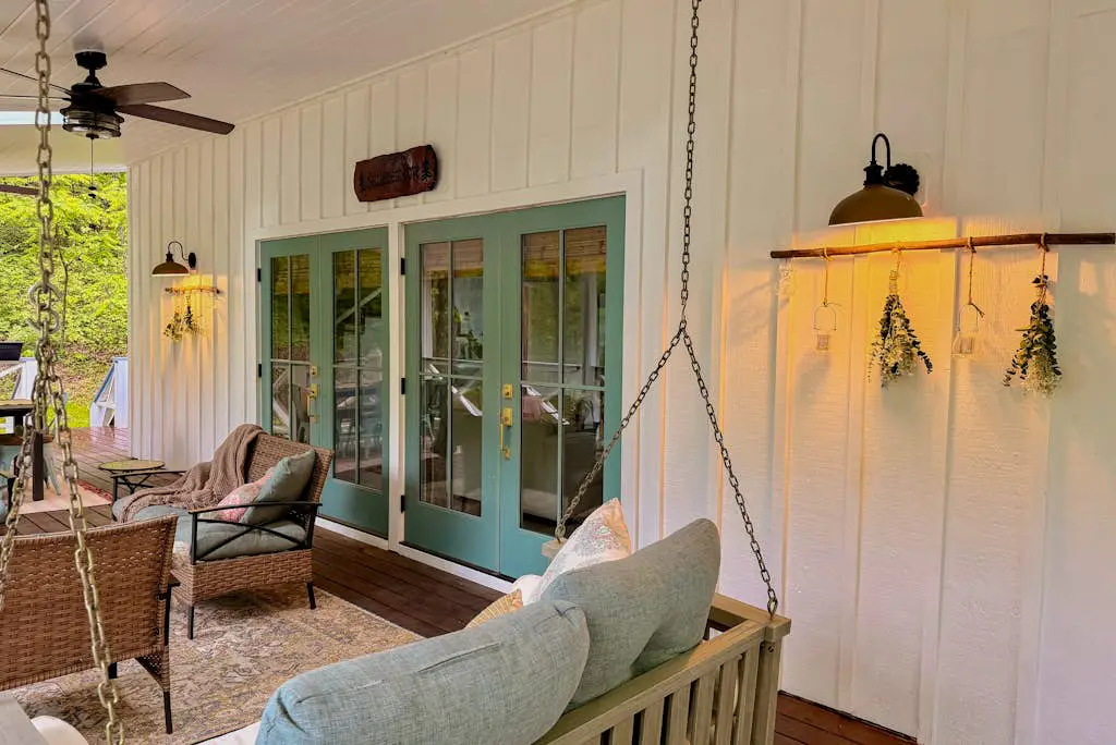 Dragonfly Cabin