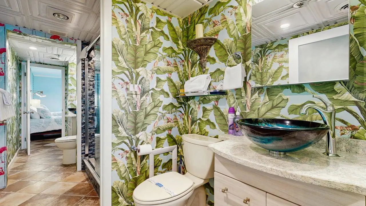 Charming waterfront condo with pool access and private balcony views