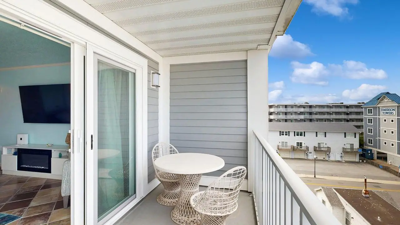 Charming waterfront condo with pool access and private balcony views