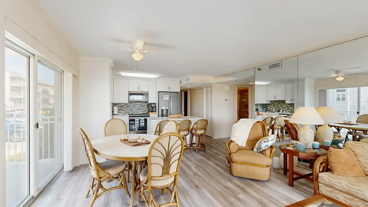 Beautiful coastal getaway with spacious living and easy beach access