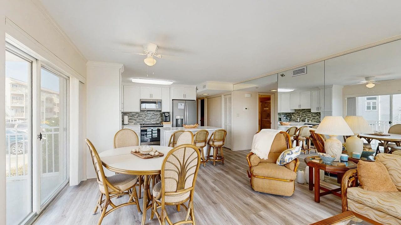 Beautiful coastal getaway with spacious living and easy beach access