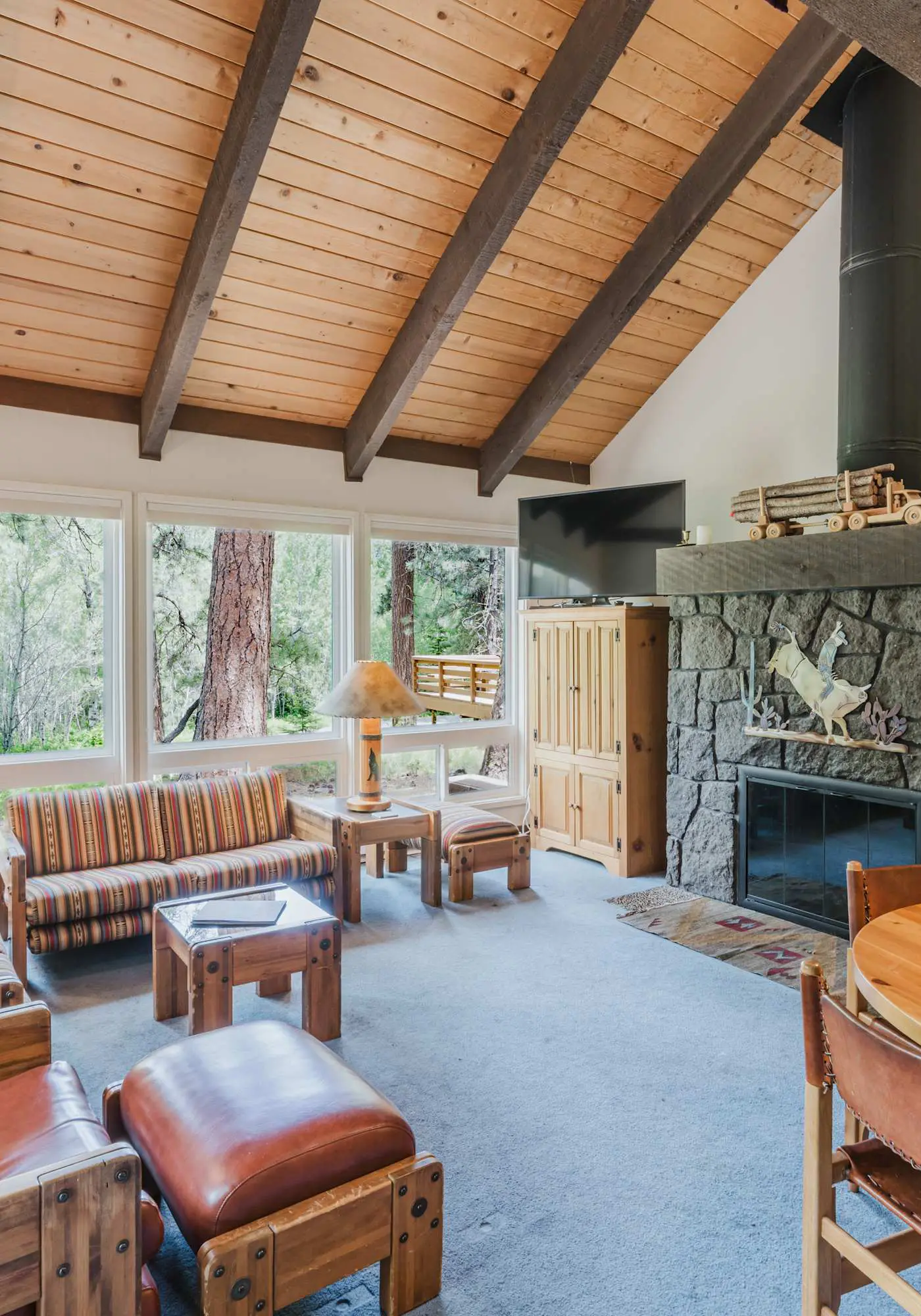Black Butte Retreat w Resort Amenities, Near Hiking and Bike Trails
