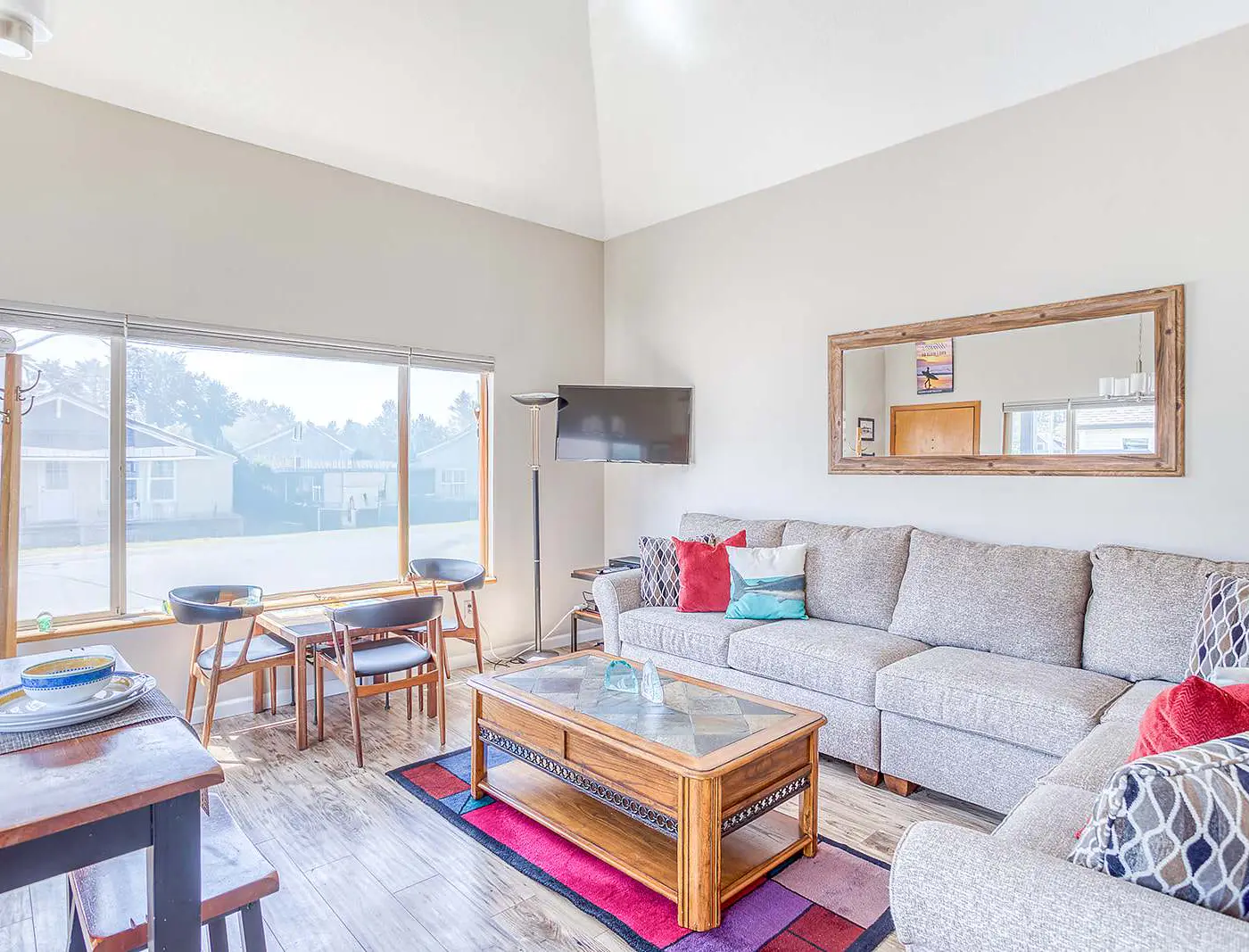 Cozy and Dog Friendly Cottage in the Heart of Rockaway Beach