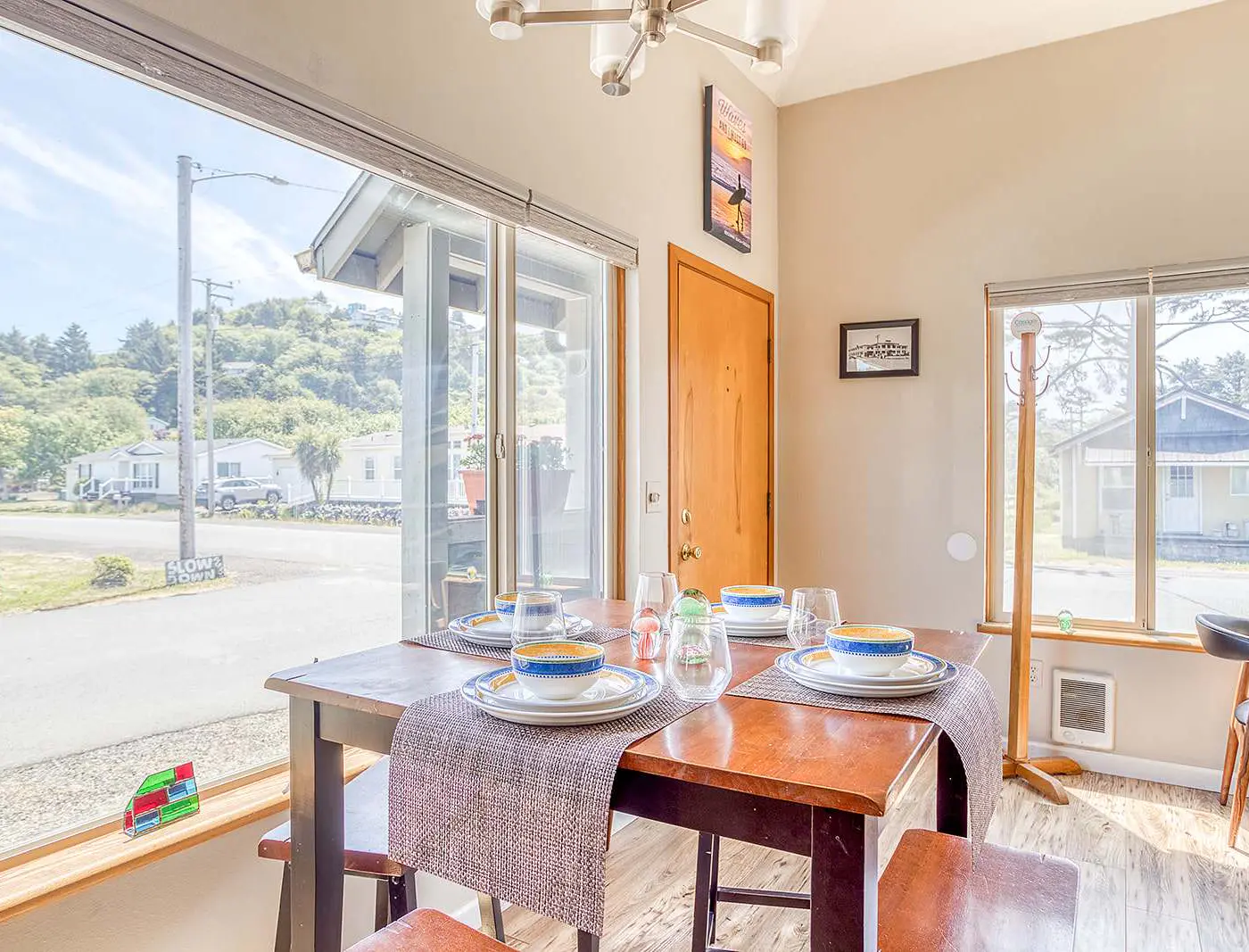 Cozy and Dog Friendly Cottage in the Heart of Rockaway Beach