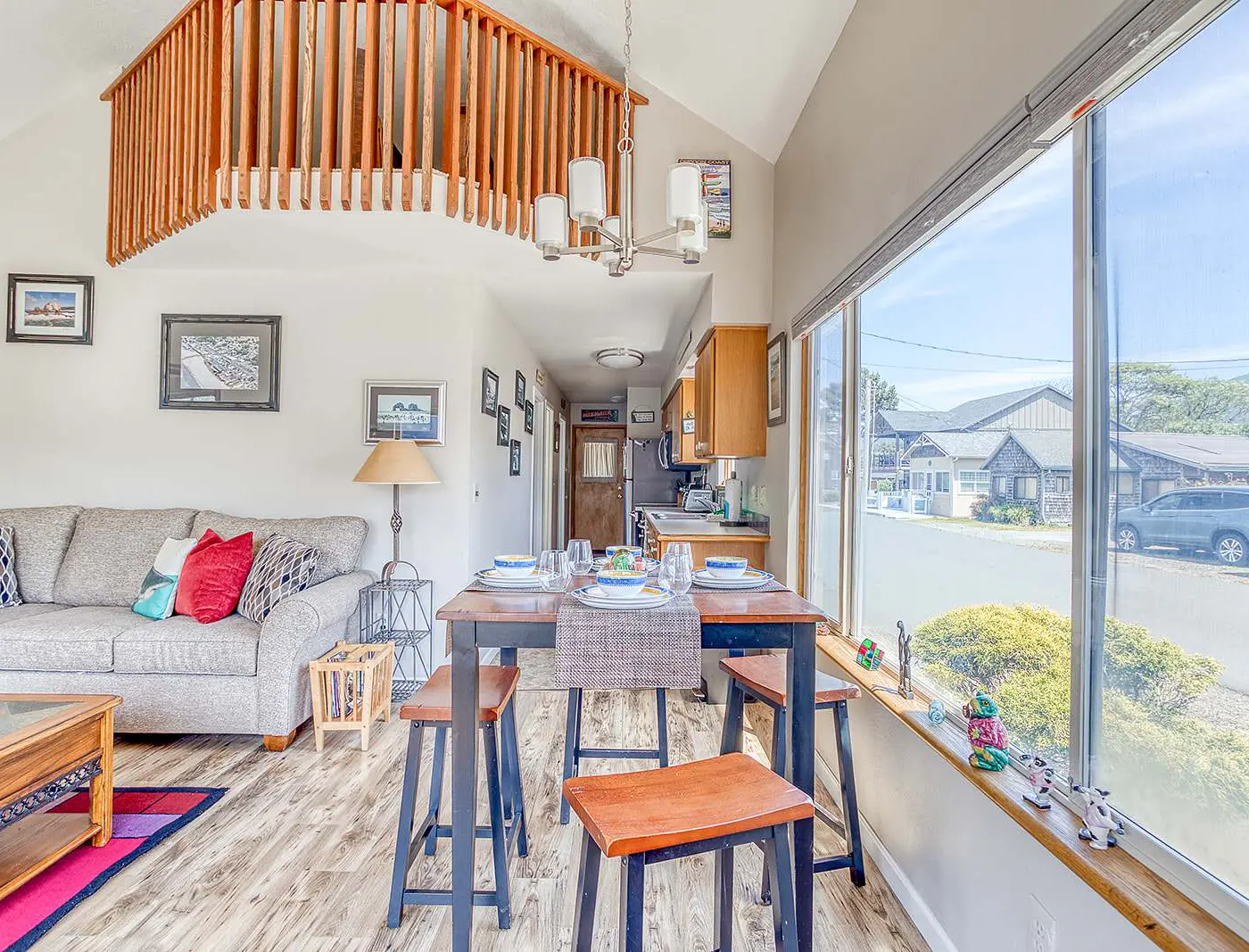 Cozy and Dog Friendly Cottage in the Heart of Rockaway Beach