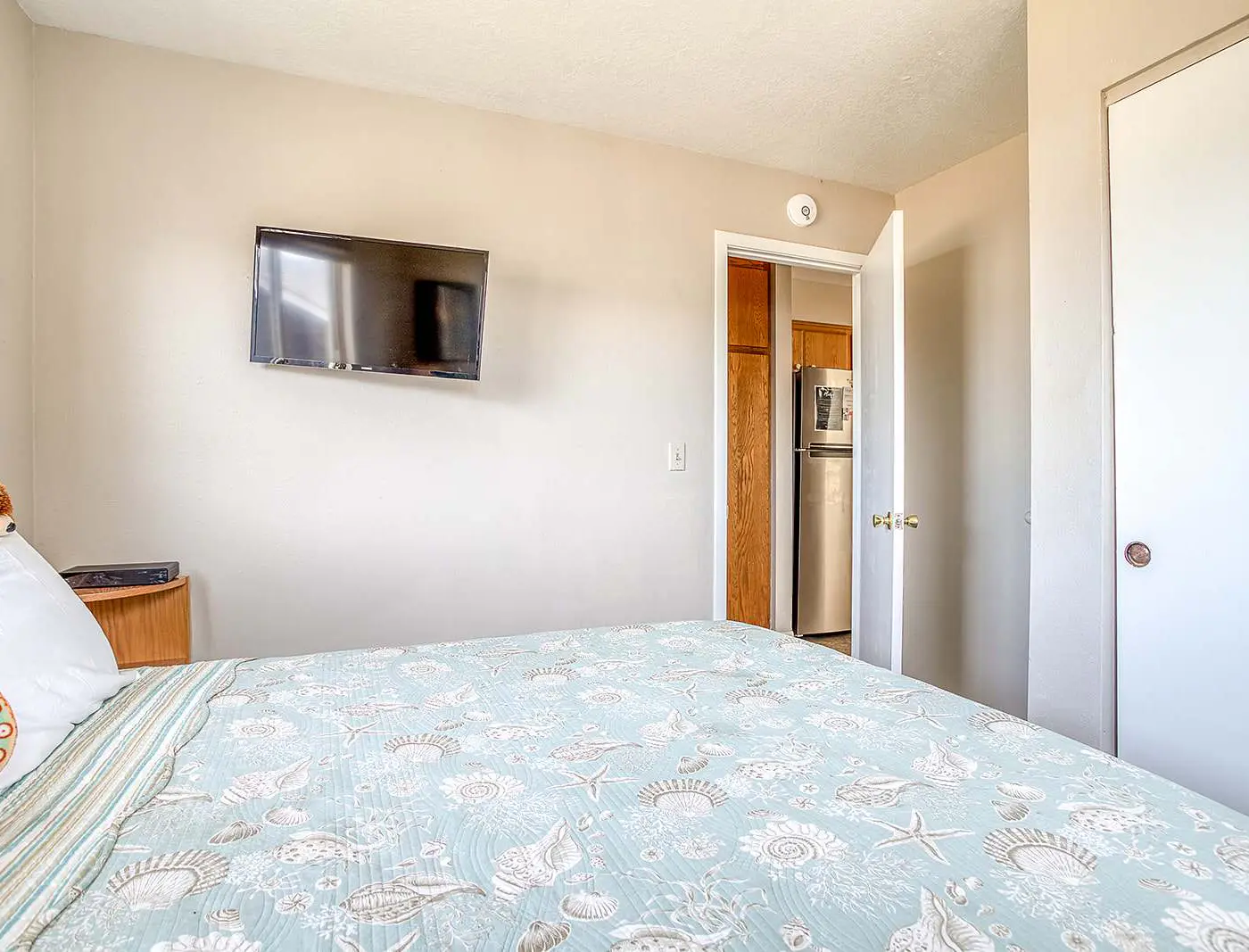Cozy and Dog Friendly Cottage in the Heart of Rockaway Beach