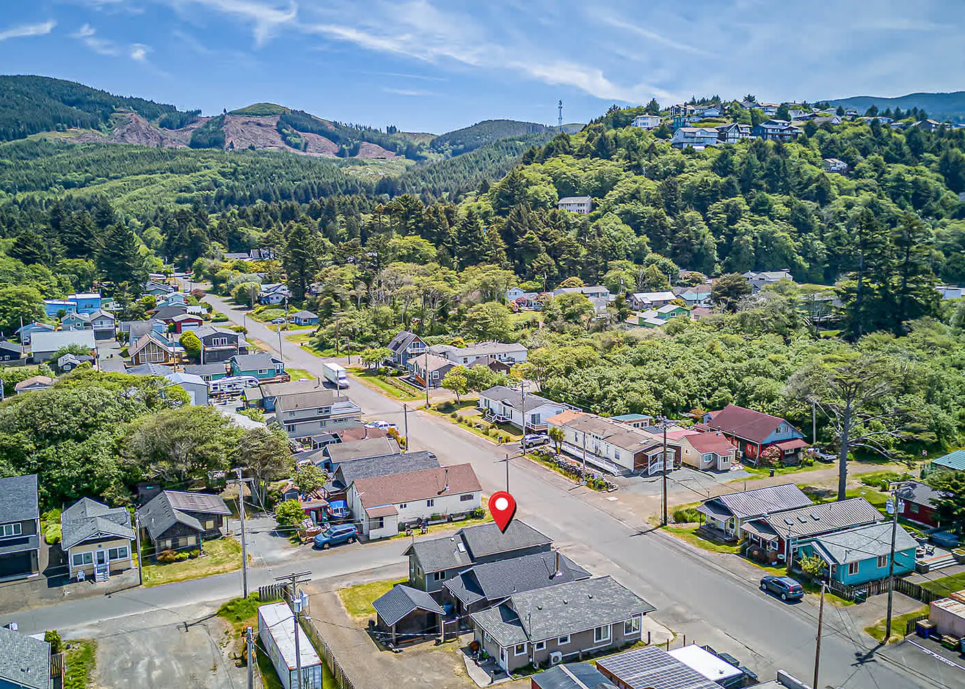 Cozy and Dog Friendly Cottage in the Heart of Rockaway Beach