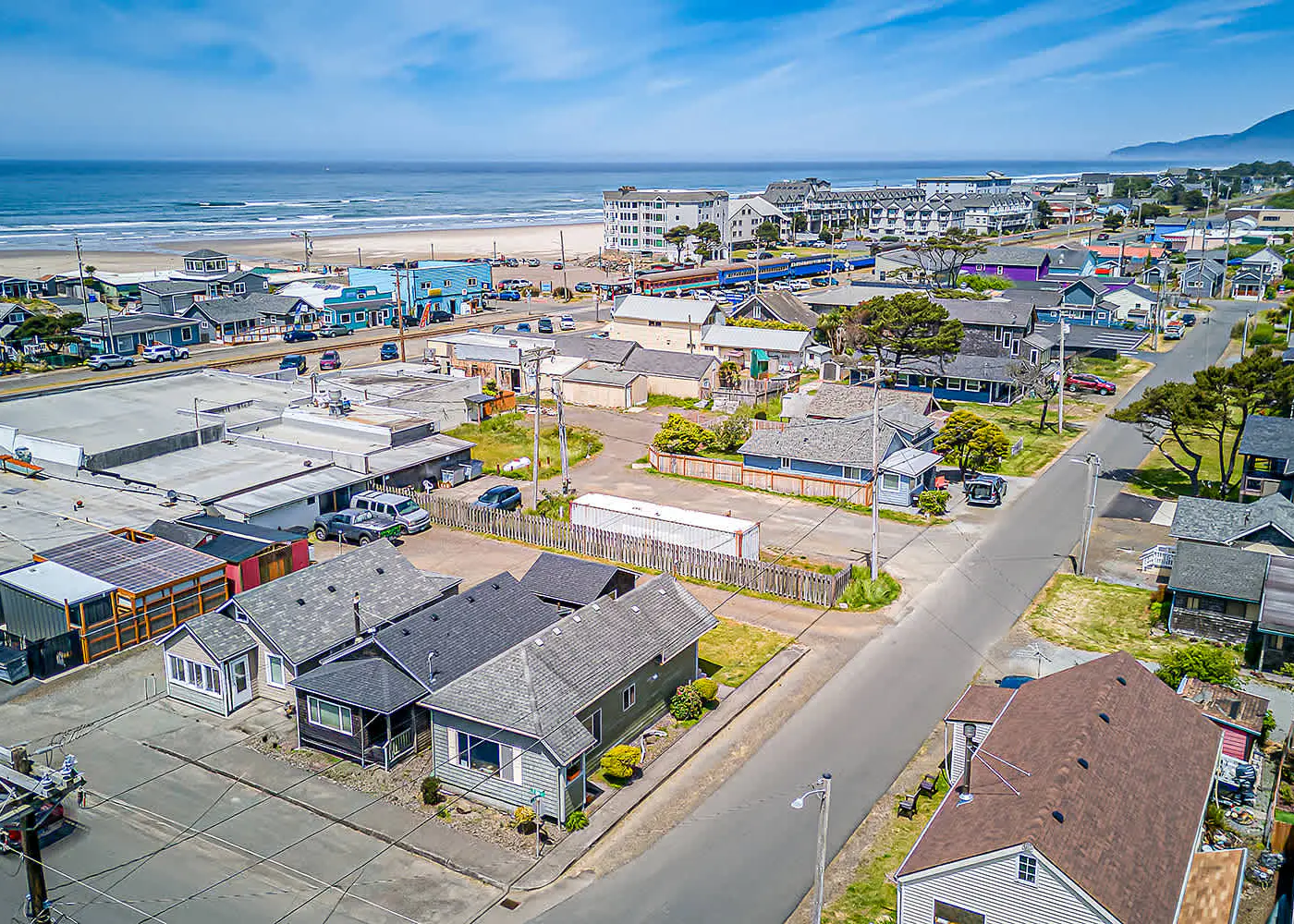 Cozy and Dog Friendly Cottage in the Heart of Rockaway Beach
