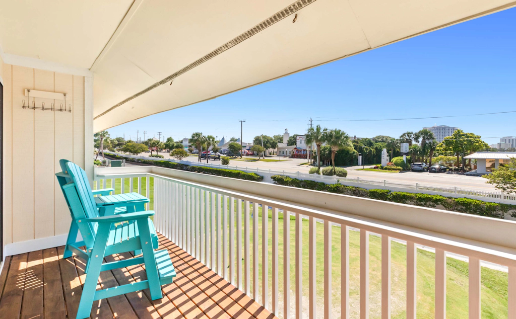 2BR Condo - Shared Pool, Hot Tub & Tennis Courts