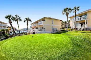 2BR Condo - Shared Pool, Hot Tub & Tennis Courts 
