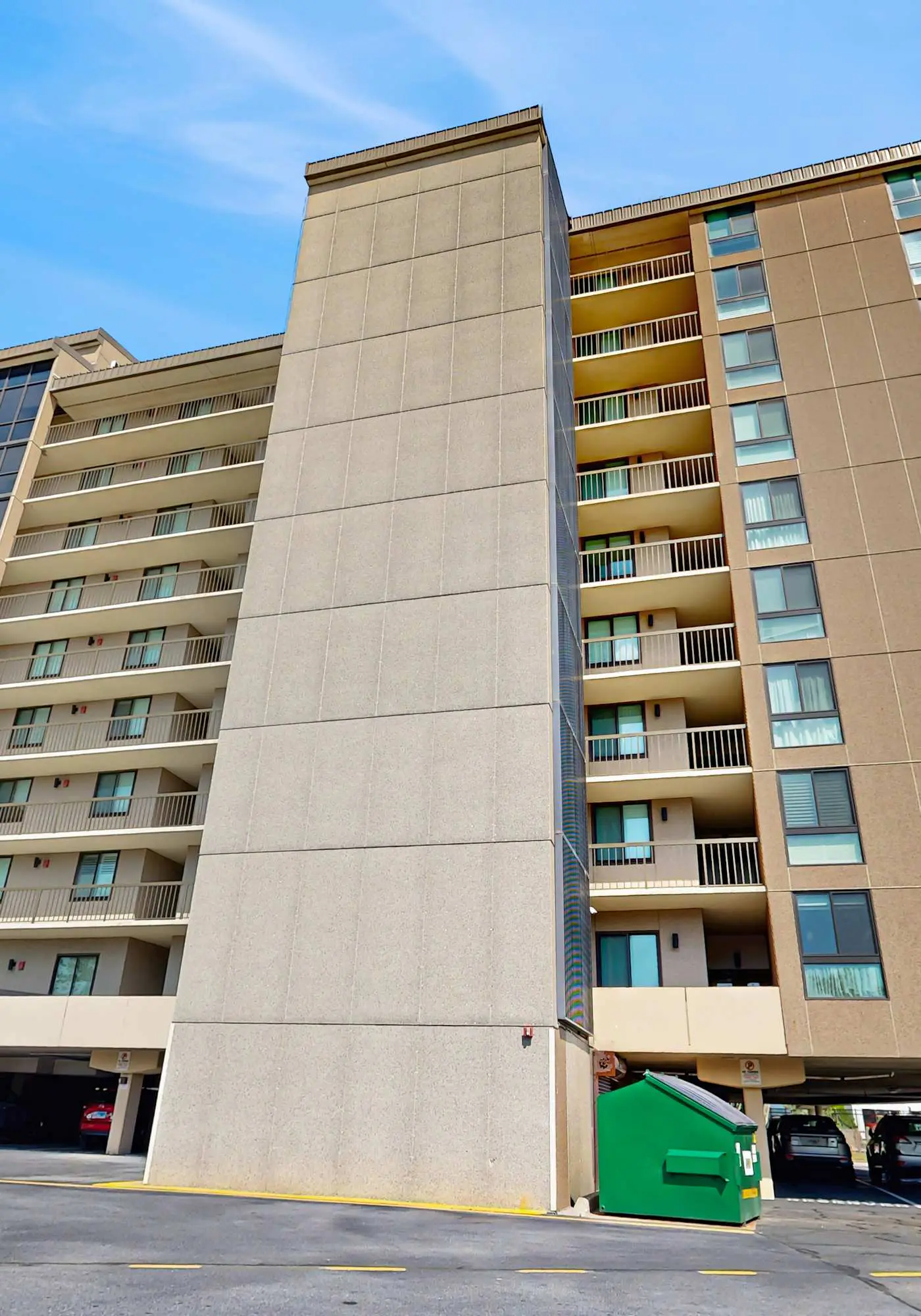 Sea Colony 3rd floor, end unit condo with pools tennis & pickle ball courts fitness center