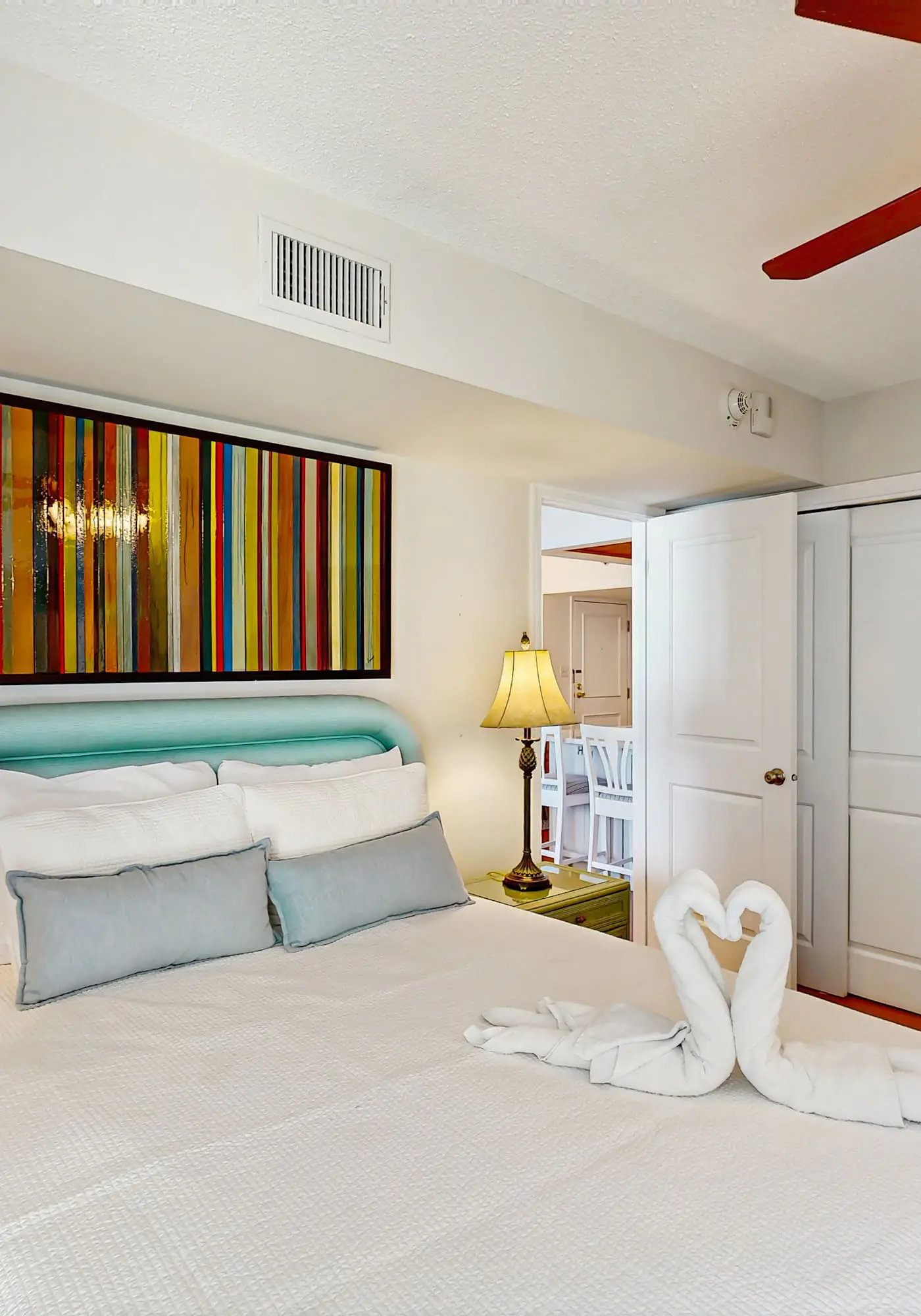 Sea Colony 3rd floor, end unit condo with pools tennis & pickle ball courts fitness center