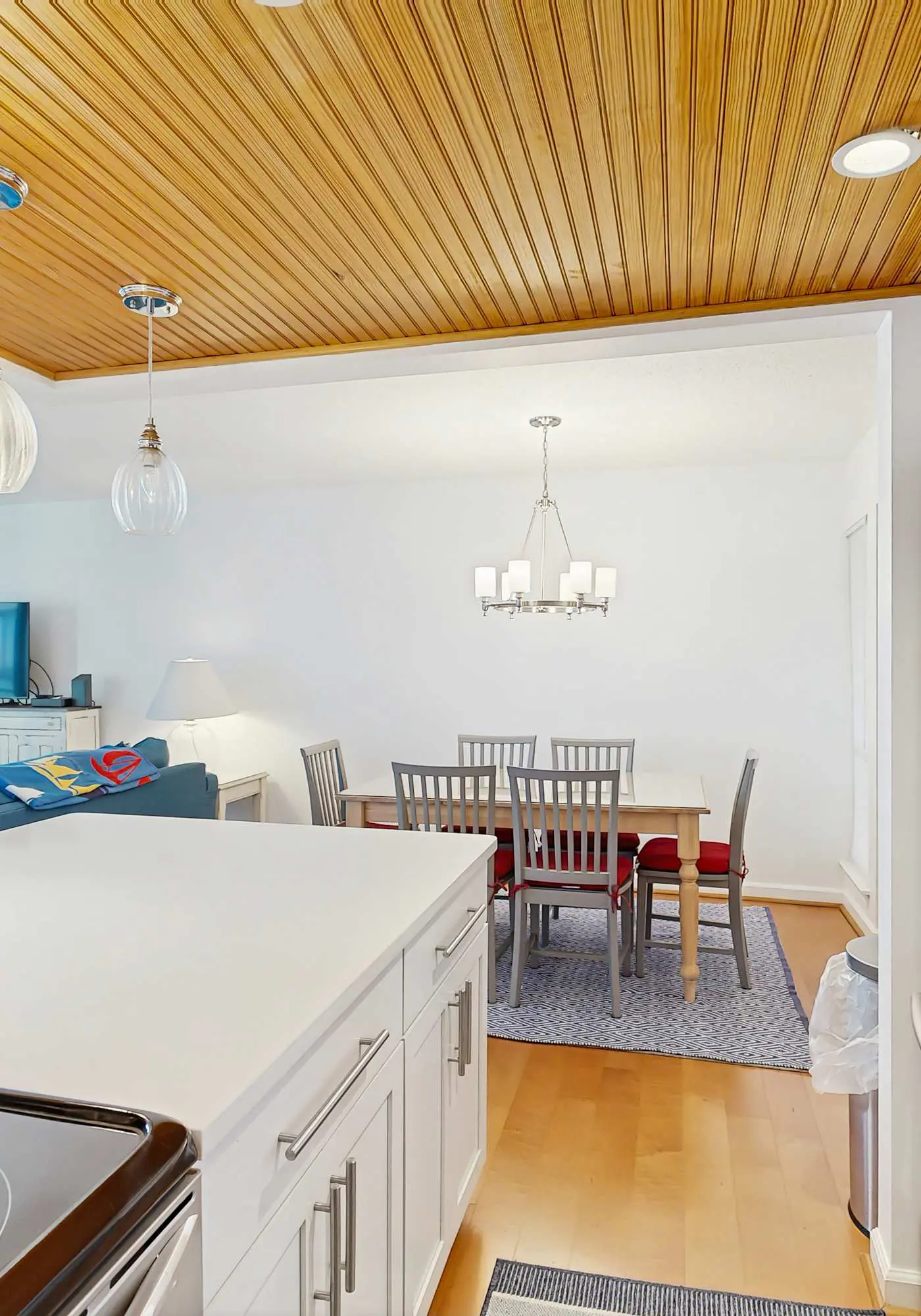 Sea Colony 3rd floor, end unit condo with pools tennis & pickle ball courts fitness center