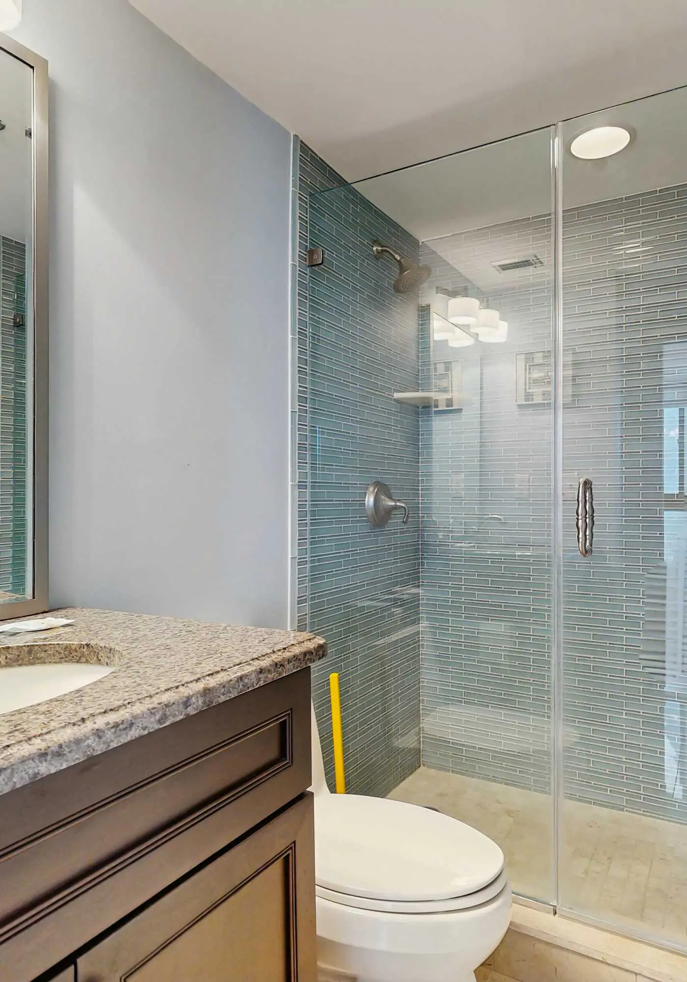 Sea Colony 3rd floor, end unit condo with pools tennis & pickle ball courts fitness center