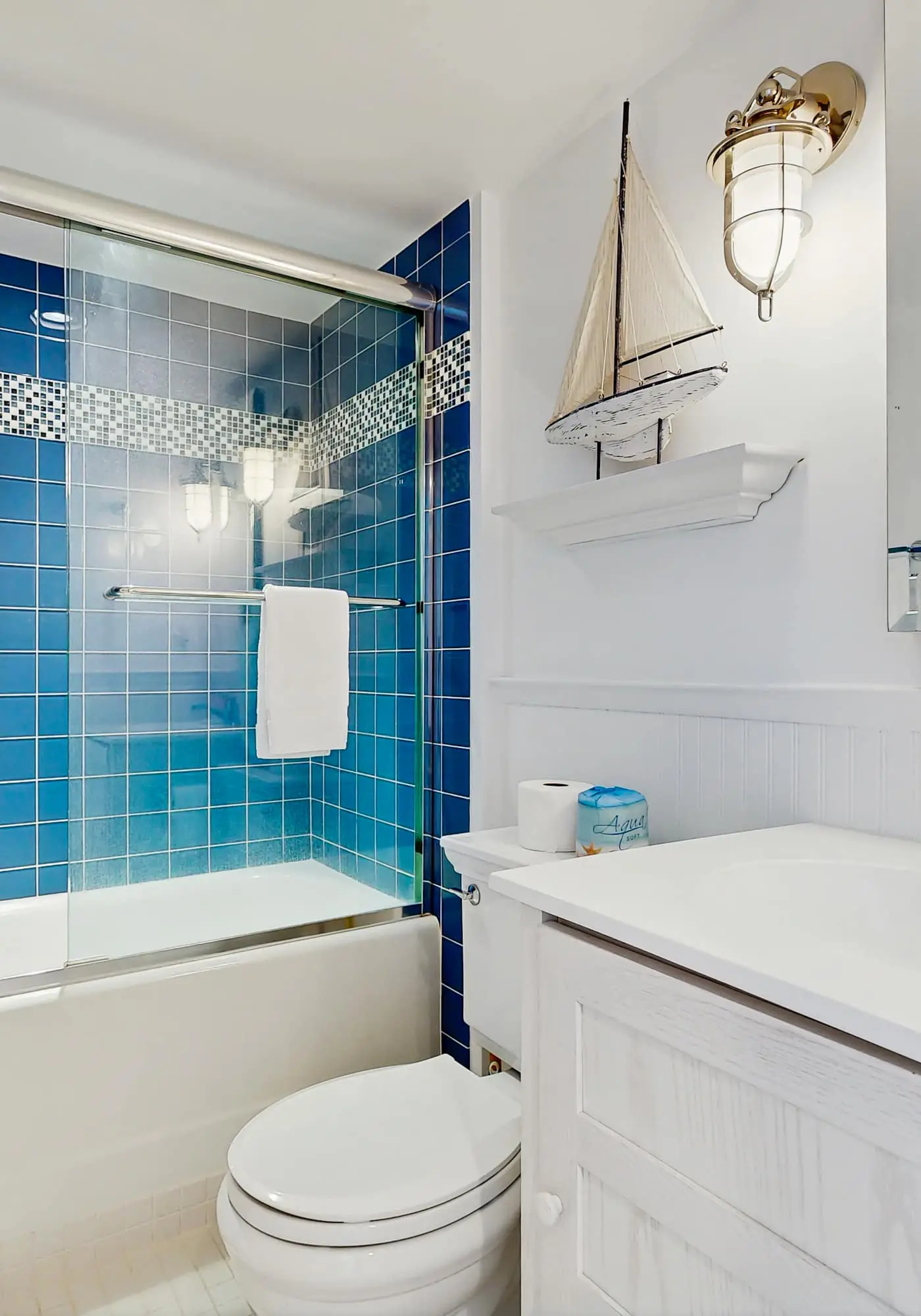 Sea Colony 3rd floor, end unit condo with pools tennis & pickle ball courts fitness center