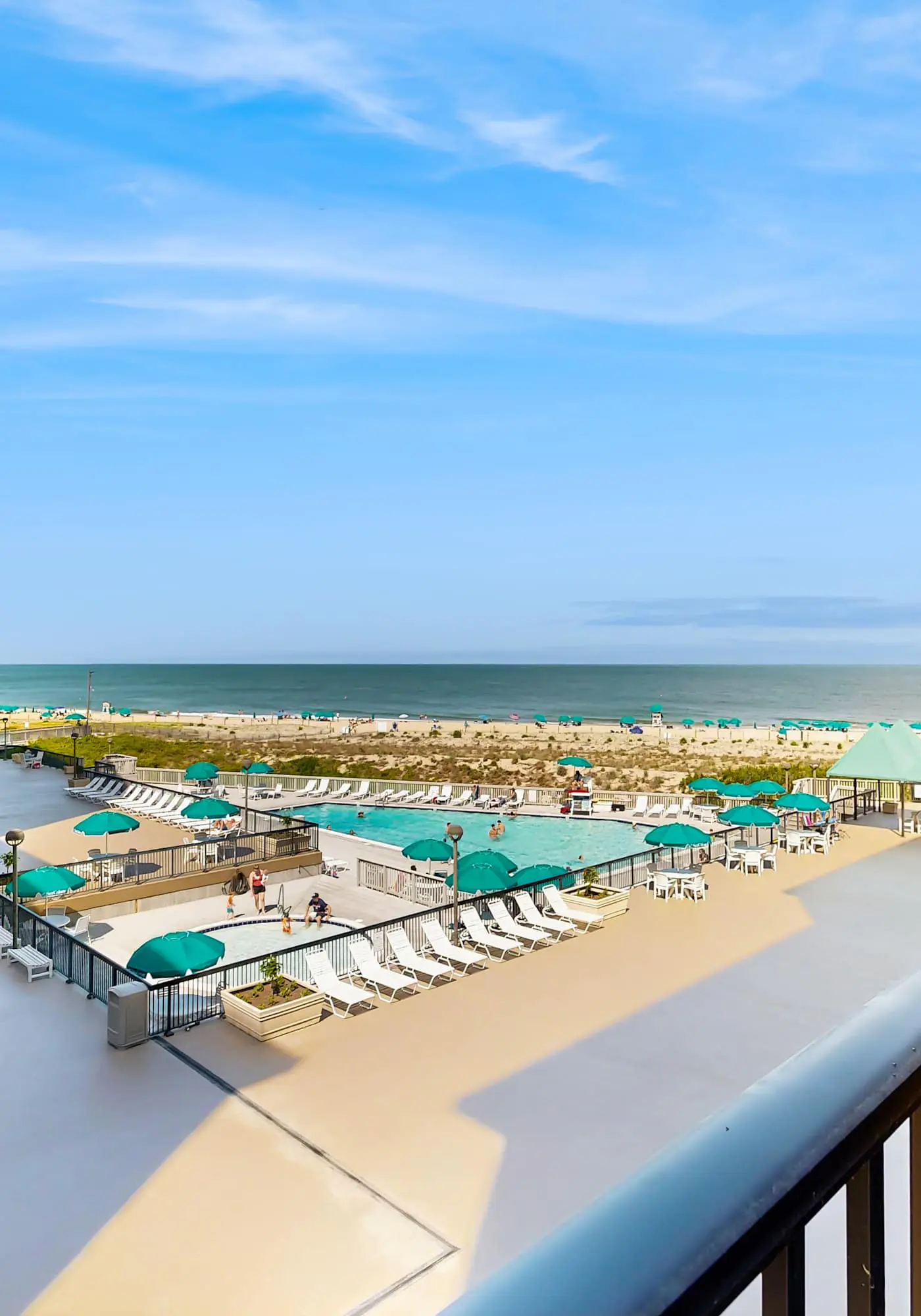 Sea Colony 3rd floor, end unit condo with pools tennis & pickle ball courts fitness center