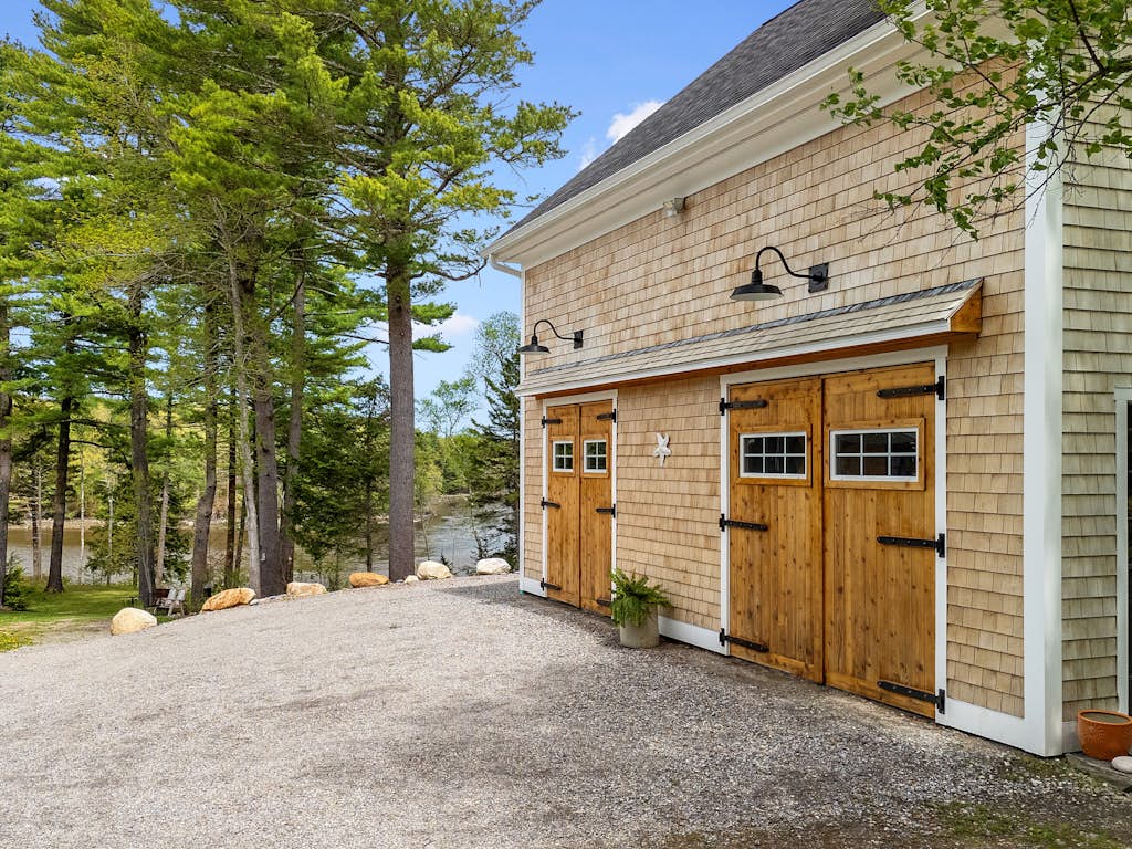 Bent River Guest Quarters - River-view retreat for 2 with kitchen, patio, AC, Wi-Fi