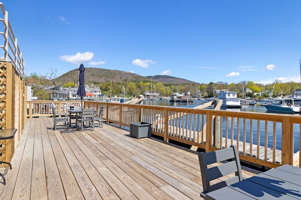 Bay View on Camden Harbor condo 2BR, 2 baths, AC, fireplace