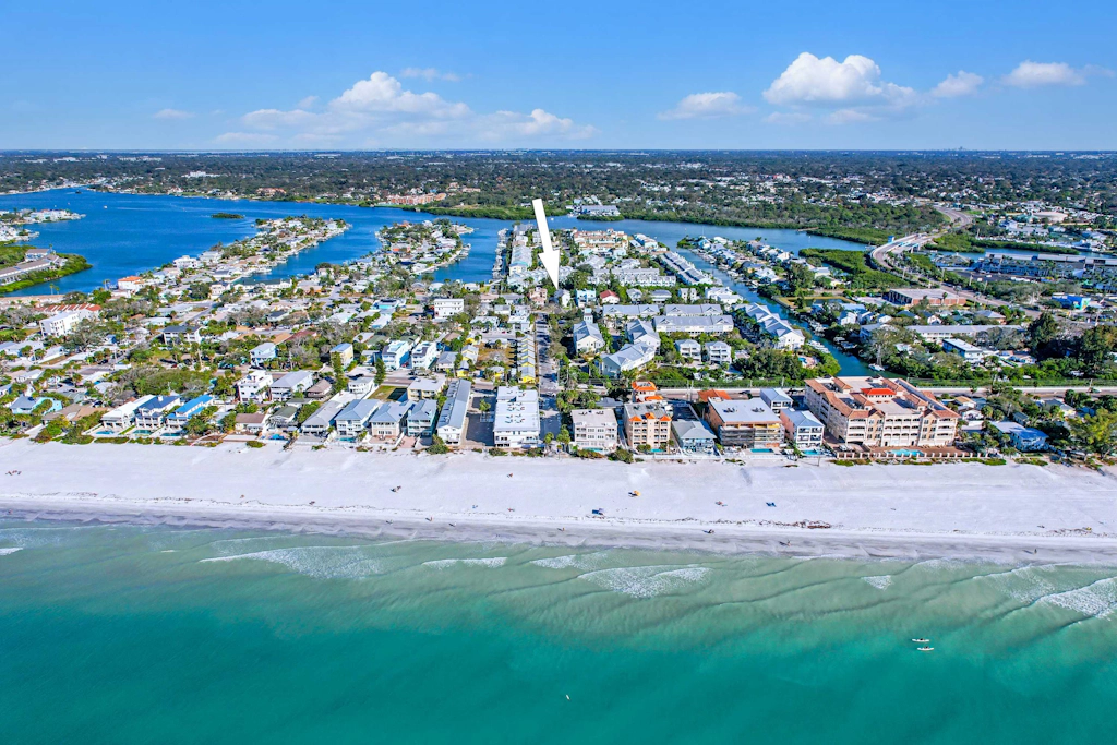 Relaxed Indian Rocks Beach Townhome Near Gulf