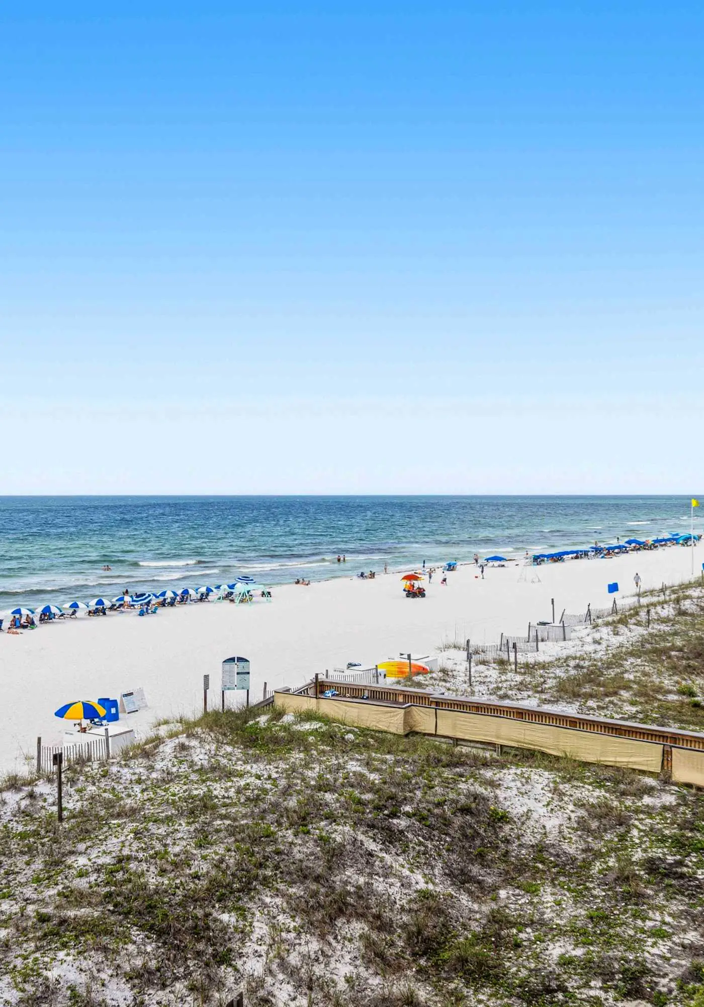 Beachfront Condo, minutes from family friendly attractions