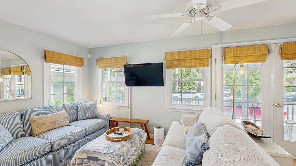Rehoboth Beach Gem - Porch Washer & Dryer Walk to Beach