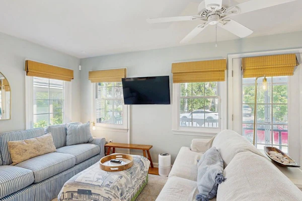 Rehoboth Beach Gem - Porch Washer & Dryer Walk to Beach