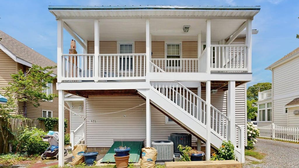 Rehoboth Beach Gem - Porch Washer & Dryer Walk to Beach