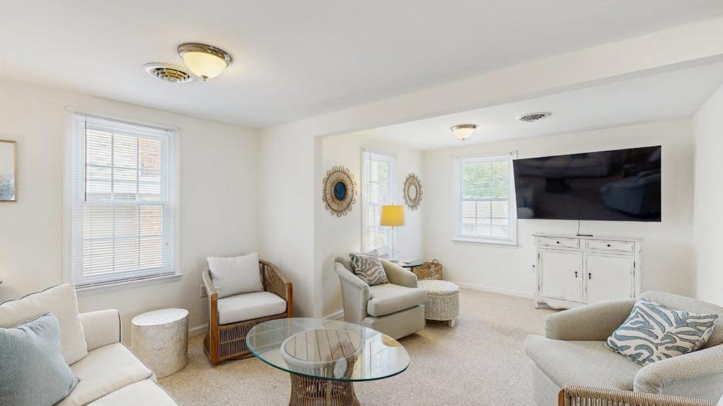 Rehoboth Beach Gem - Porch Washer & Dryer Walk to Beach