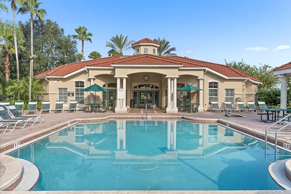 Minutes to Disney! Emerald Island Pool Home Retreat