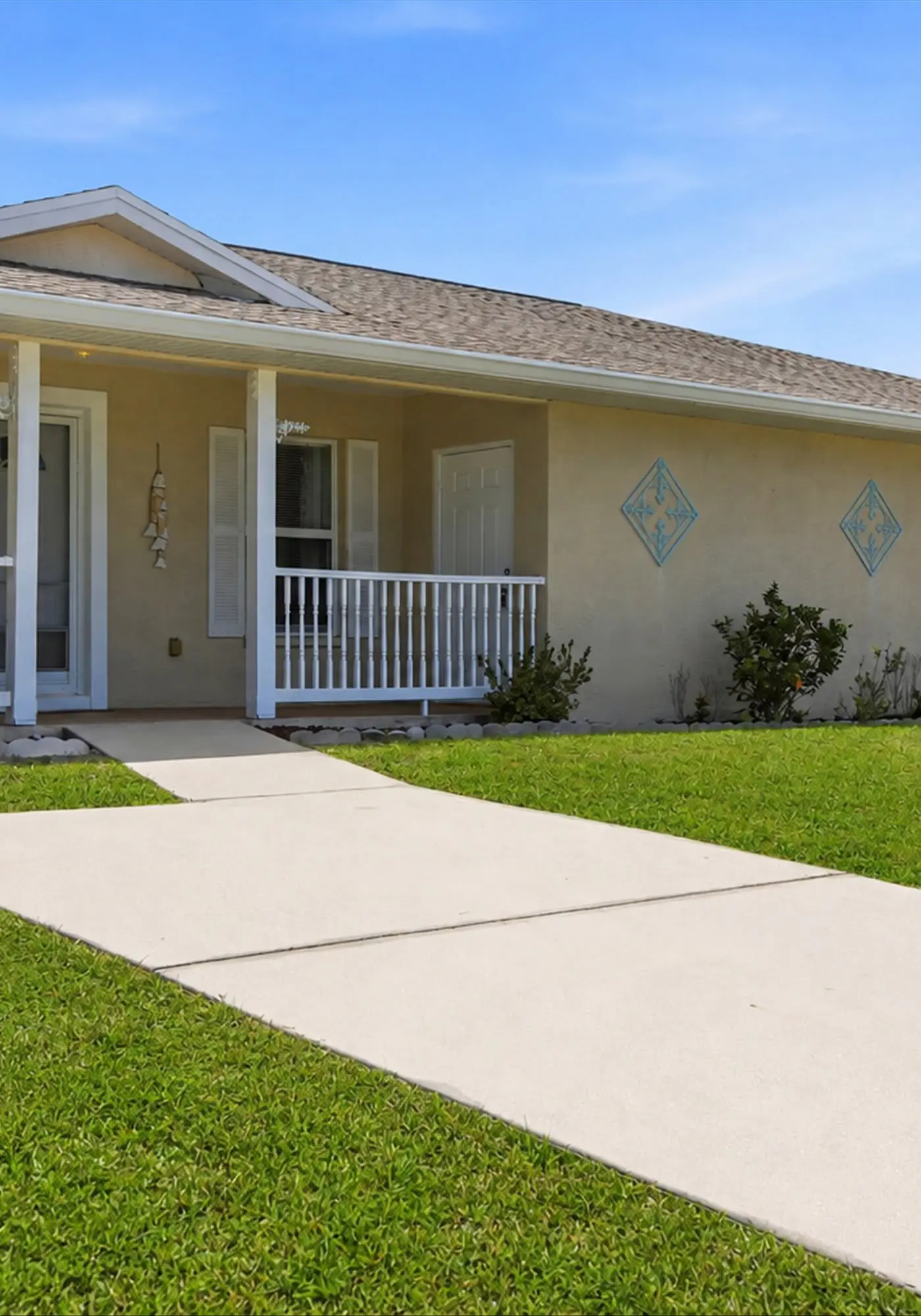 Cozy duplex, dog friendly & close to everything