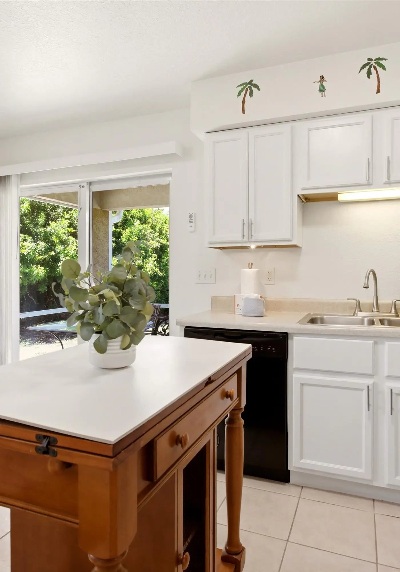 Cozy duplex, dog friendly & close to everything
