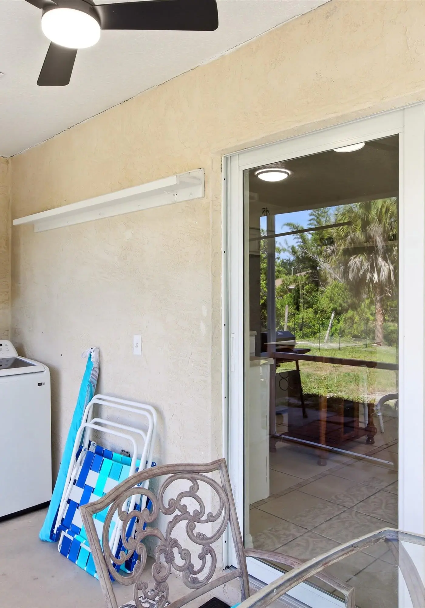 Cozy duplex, dog friendly & close to everything