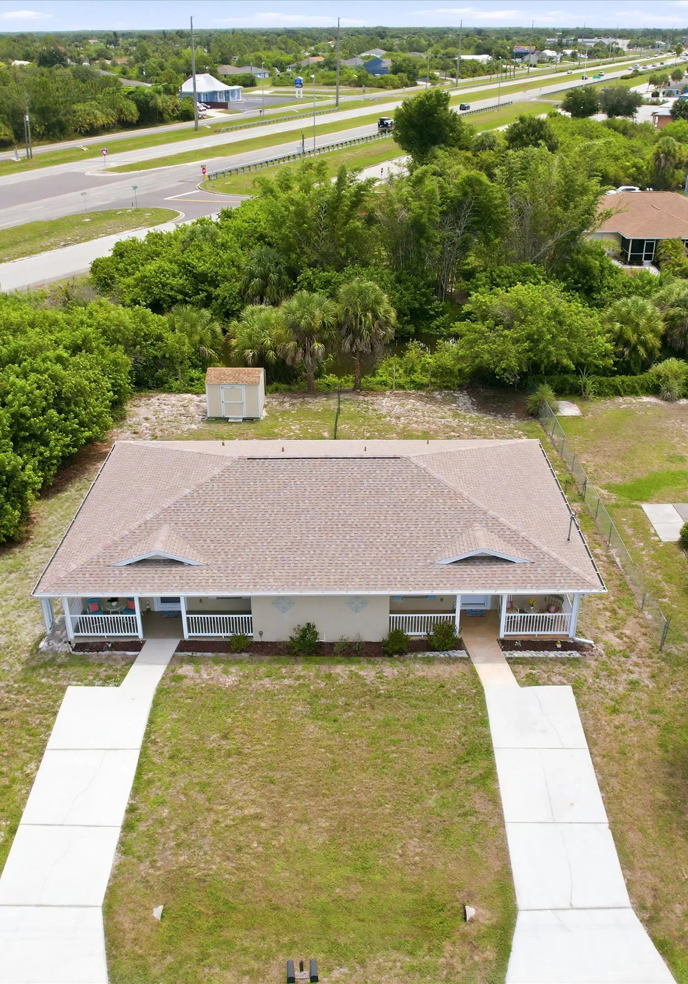 Cozy duplex, dog friendly & close to everything