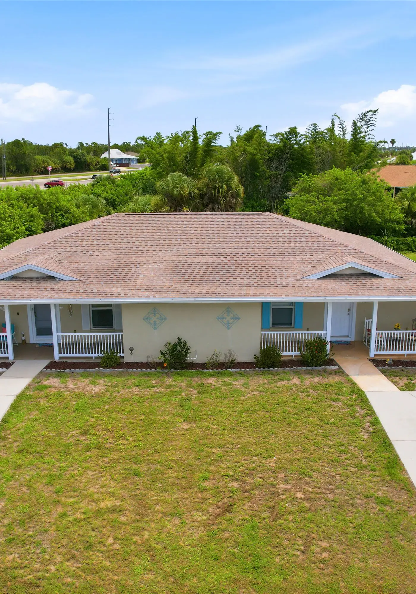 Cozy duplex, dog friendly & close to everything