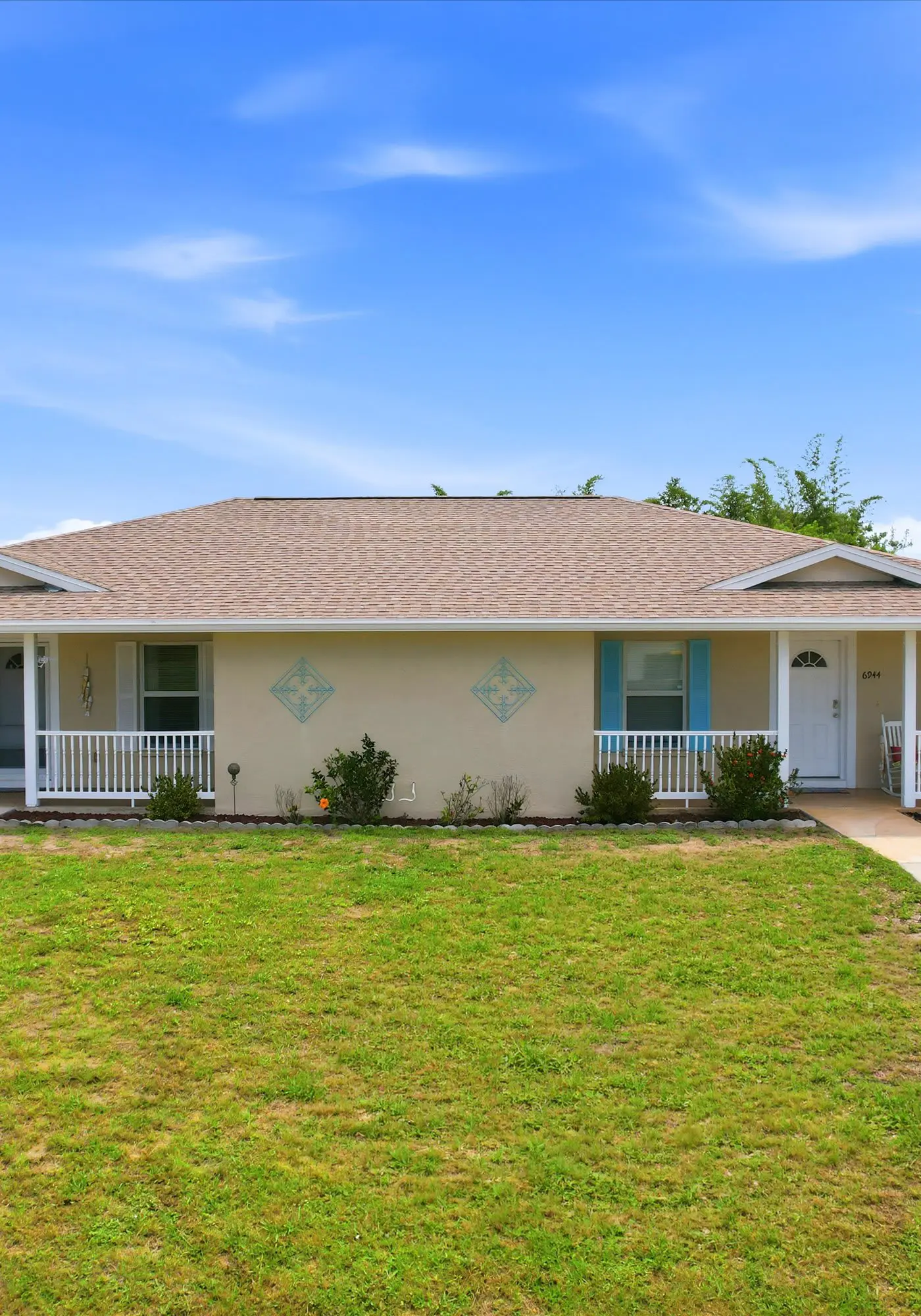 Cozy duplex, dog friendly & close to everything