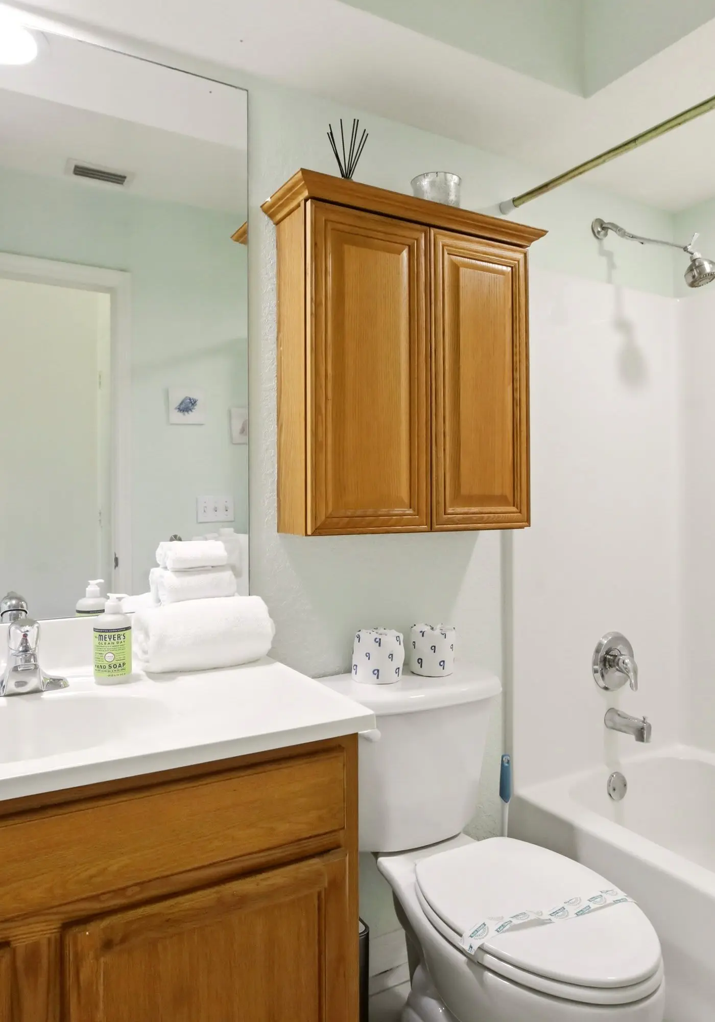 Gorgeous master unit w 2 full kitchens
