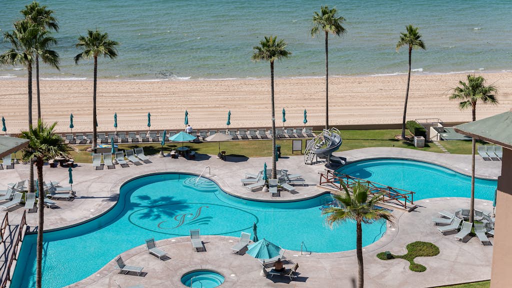 Sonoran Spa N-803 – Stunning Oceanfront Escape with Sweeping Sea Views