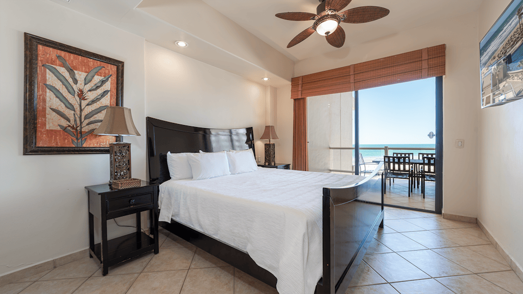 Las Palomas Phase I Diamante 207 Exceptional Oceanfront 2BR 2BA Unit.