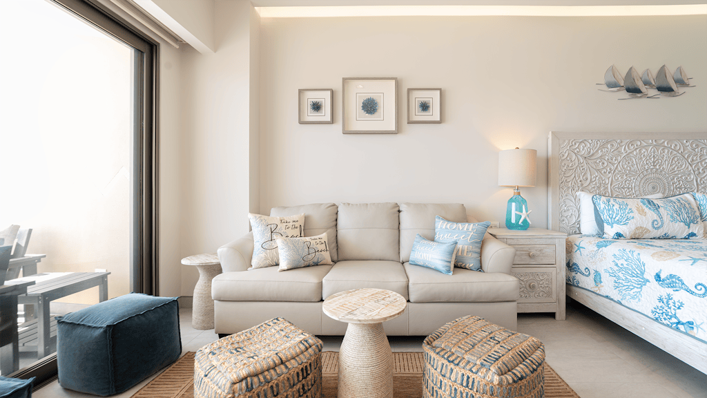 One 1507A Studio : Oceanfront Haven of Refined Luxury
