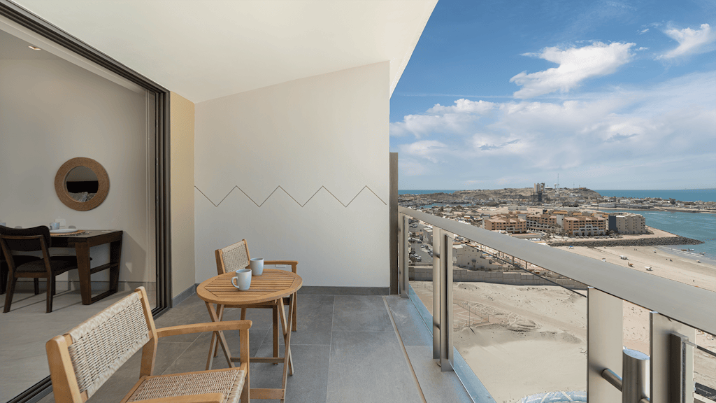 One 1403B: Beachfront Bliss Studio in Sandy Beach