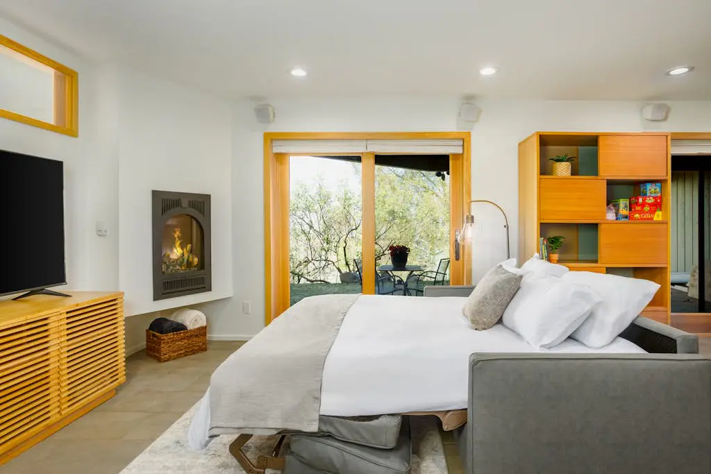 Downtown Contemporary - Full Property