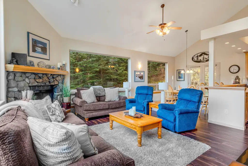 Girdwood Mountain Chateau