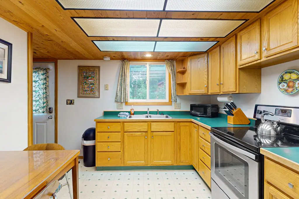 Christina Cabin