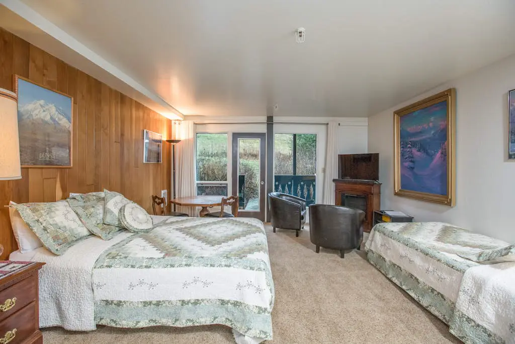 East Condo #208
