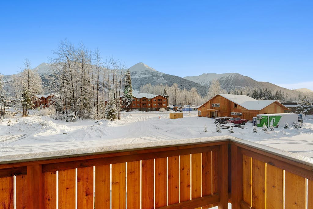 Brand new, masterfully designed, and positioned directly alongside the running waters of California Creek. Silver Tip Condo perfectly blends crisp modern comfort with rugged alpine utility, featuring dual outdoor viewing decks—a private creek-side deck at the back and an air-clearing mountain-view deck at the front. The high-end interior features clean modern lines, premium in-floor radiant heating throughout, a gas fireplace, and a large 75” Smart TV. Ditch the car keys and walk across a charming private footbridge spanning the creek for direct access to the Double Musky Restaurant, or take a short stroll to the local mercantile, grocery store, and shuttle loop. Standard Specs: Full kitchen with complete cookware, in-floor radiant heating, gas fireplace, 75” Smart TV, private creek/mountain decks, private in-unit washer/dryer, keypad entry, and front-door security camera. Parking for two vehicles. Strictly no parties/quiet hour compliance (10 PM–8 AM). Sleeps 4.