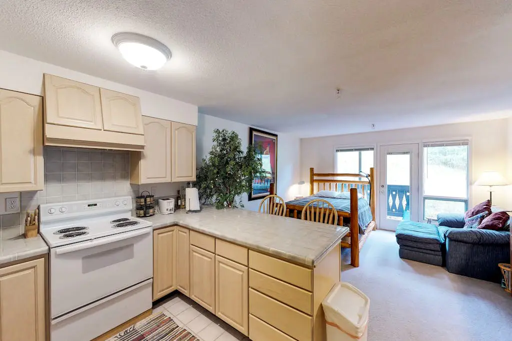 East Condo# 210
